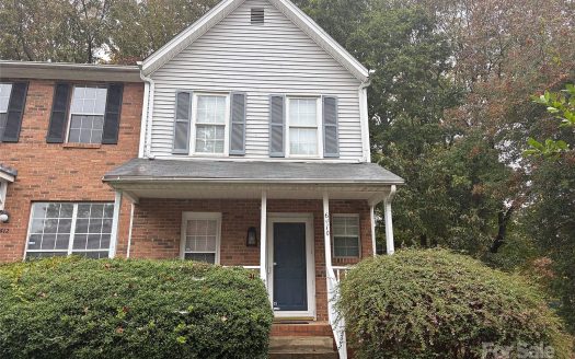 Condo for Sale in Charlotte, NC 28215 – 2 Bedrooms, 3 Baths – $185000