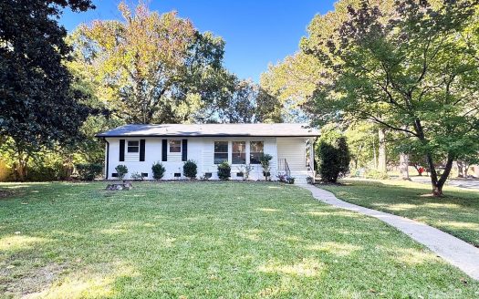Single Family Home for Sale in Charlotte, NC 28215 – 3 Bedrooms, 2 Baths – $369900