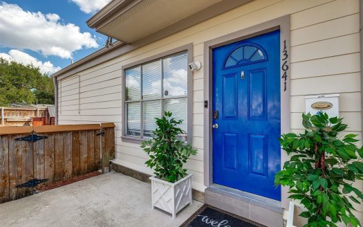 Townhouse for Sale in Dallas, TX 75240 – 3 Bedrooms, 2 Baths – $235000