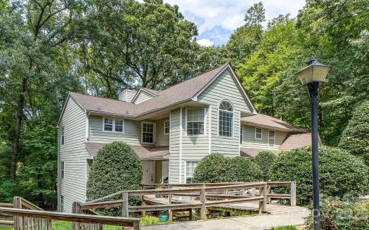 Condo for Sale in Charlotte, NC 28210 – 2 Bedroom, 1 Bath – $228000
