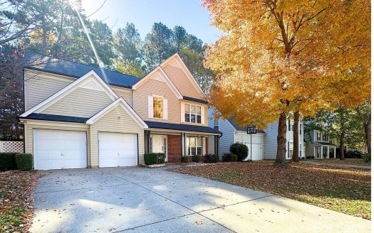 Single Family Home for Sale in Charlotte, NC 28216 – 4 Bedrooms, 3 Baths – $459000
