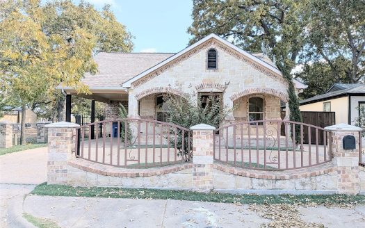 Single Family Home for Sale in Dallas, TX 75217 – 5 Bedrooms, 2 Baths – $399900