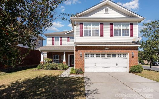 Single Family Home for Sale in Charlotte, NC 28273 – 5 Bedrooms, 4 Baths – $559000