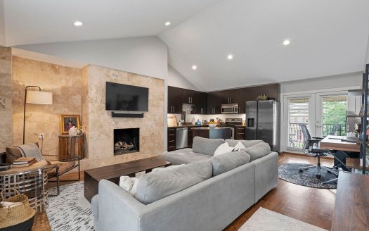 Condo for Sale in Dallas, TX 75206 – 1 Bedroom, 1 Bath – $229000
