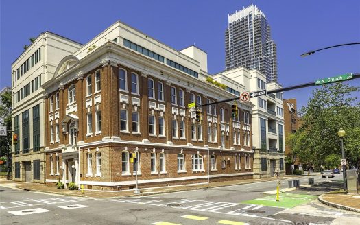 Condo for Sale in Charlotte, NC 28202 – 2 Bedrooms, 2 Baths – $599000