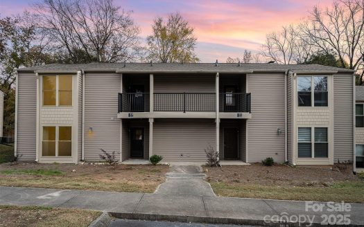Condo for Sale in Charlotte, NC 28226 – 1 Bedroom, 1 Bath – $180000