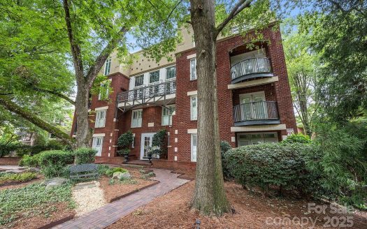 Condo for Sale in Charlotte, NC 28207 – 2 Bedrooms, 3 Baths – $399900
