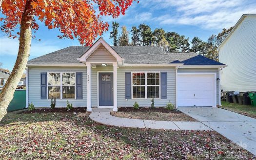 Single Family Home for Sale in Charlotte, NC 28214 – 3 Bedrooms, 2 Baths – $349900
