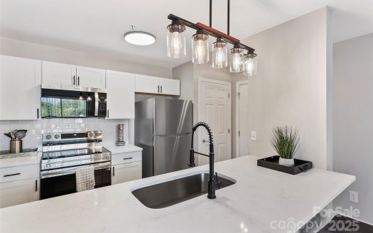 Condo for Sale in Charlotte, NC 28213 – 3 Bedrooms, 2 Baths – $210000