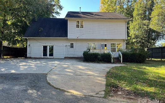 Single Family Home for Sale in Charlotte, NC 28216 – 4 Bedrooms, 3 Baths – $289000