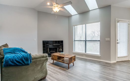 Condo for Sale in Dallas, TX 75231 – 1 Bedroom, 1 Bath – $152500