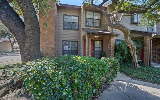 Townhouse for Sale in Dallas, TX 75231 – 2 Bedrooms, 3 Baths – $215000