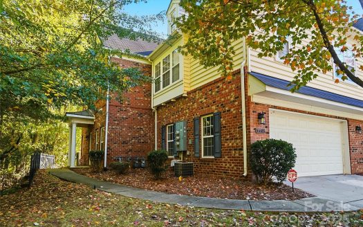 Condo for Sale in Charlotte, NC 28277 – 3 Bedrooms, 3 Baths – $375000