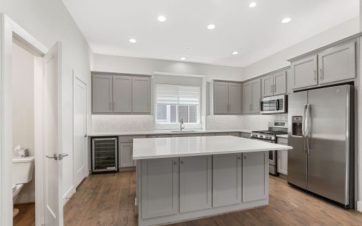 Condo for Sale in Dallas, TX 75206 – 2 Bedrooms, 3 Baths – $485000