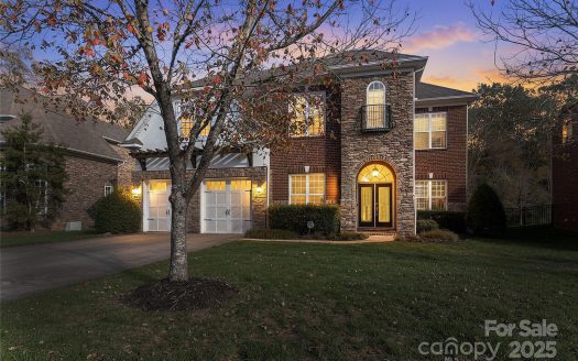 Single Family Home for Sale in Charlotte, NC 28277 – 5 Bedrooms, 4 Baths – $967000