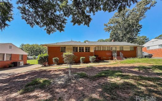 Condo for Sale in Charlotte, NC 28208 – 3 Bedroom, 1 Bath – $159900