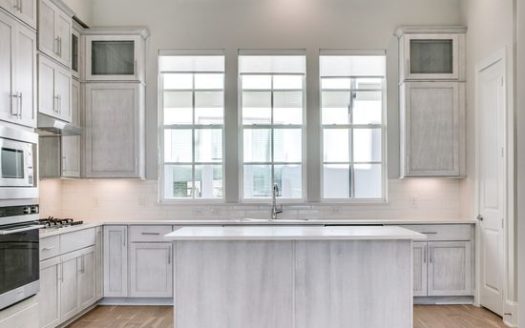 Townhouse for Sale in Dallas, TX 75219 – 3 Bedrooms, 4 Baths – $659900