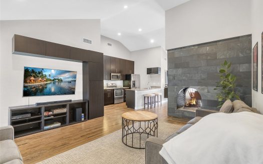 Condo for Sale in Dallas, TX 75206 – 2 Bedrooms, 2 Baths – $318000