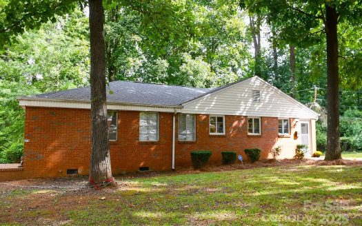 Condo for Sale in Charlotte, NC 28208 – 2 Bedroom, 1 Bath – $150000