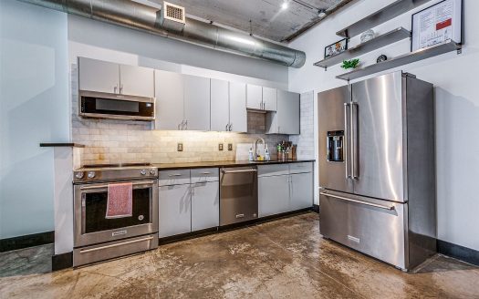 Condo for Sale in Dallas, TX 75202 – 1 Bedroom, 1 Bath – $239000