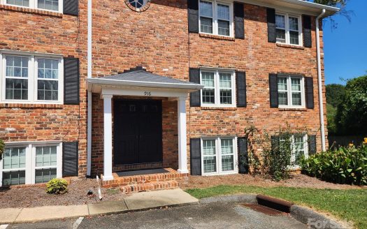 Condo for Sale in Charlotte, NC 28211 – 2 Bedroom, 1 Bath – $185000