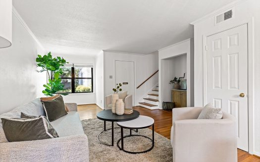 Condo for Sale in Dallas, TX 75235 – 2 Bedrooms, 2 Baths – $200000