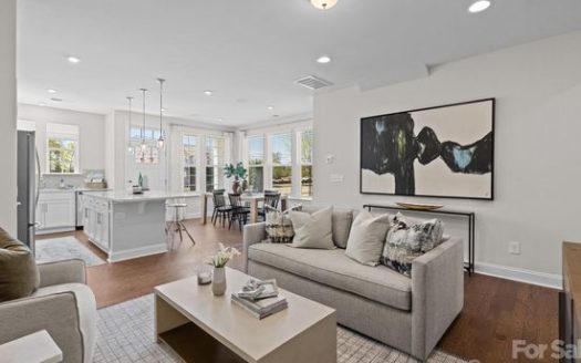 Townhouse for Sale in Charlotte, NC 28208 – 3 Bedrooms, 3 Baths – $329900