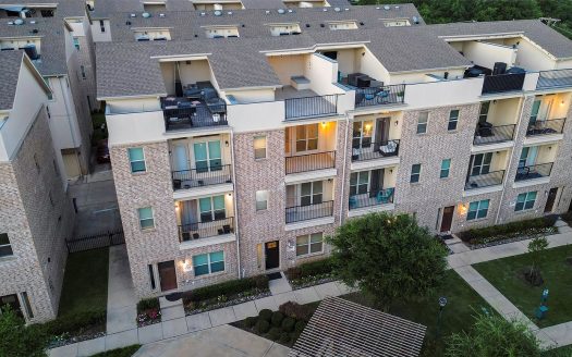 Townhouse for Sale in Dallas, TX 75204 – 3 Bedrooms, 4 Baths – $525000