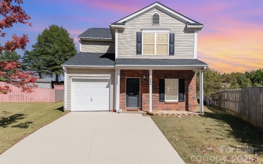 Single Family Home for Sale in Charlotte, NC 28215 – 3 Bedrooms, 3 Baths – $360000