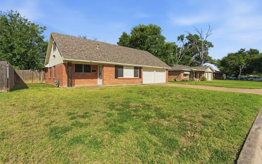 Single Family Home for Sale in Fort Worth, TX 76133 – 4 Bedrooms, 3 Baths – $250000