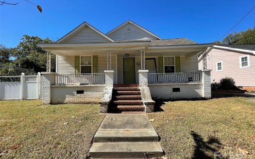 Single Family Home for Sale in Charlotte, NC 28216 – 3 Bedrooms, 1 Baths – $249000