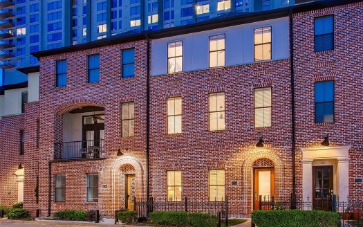 Townhouse for Sale in Dallas, TX 75201 – 3 Bedrooms, 4 Baths – $694000