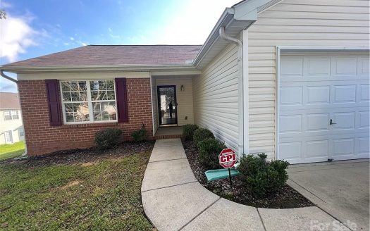 Single Family Home for Sale in Charlotte, NC 28214 – 3 Bedrooms, 2 Baths – $289900