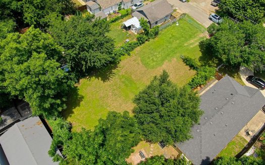 Lot for Sale in Dallas, TX 75208 – 1 Bedroom, 1 Bath – $500000