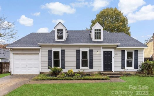 Single Family Home for Sale in Charlotte, NC 28215 – 3 Bedrooms, 2 Baths – $300000