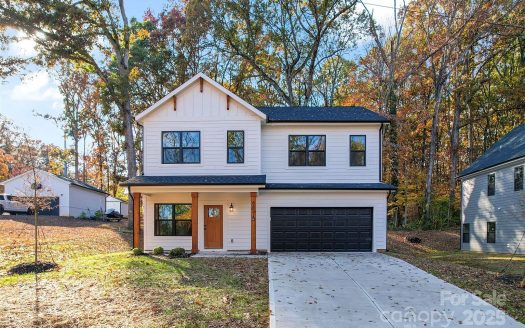 Single Family Home for Sale in Charlotte, NC 28215 – 5 Bedrooms, 3 Baths – $500000