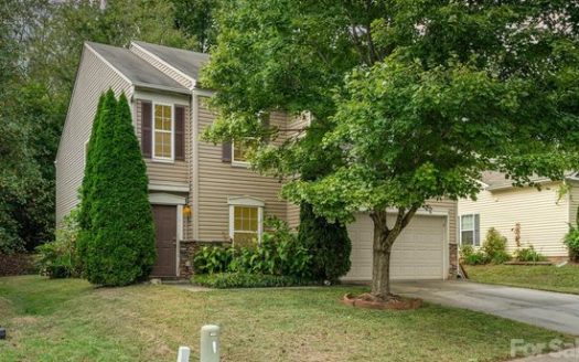 Single Family Home for Sale in Charlotte, NC 28269 – 4 Bedrooms, 3 Baths – $325000