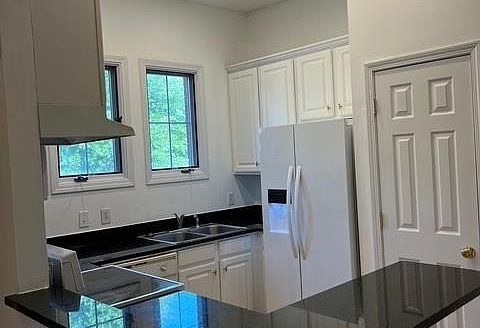 Condo for Sale in Charlotte, NC 28202 – 1 Bedroom, 1 Bath – $249000