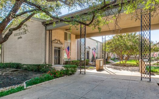 Condo for Sale in Dallas, TX 75225 – 1 Bedroom, 2 Baths – $340000
