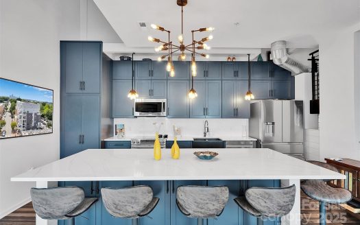 Condo for Sale in Charlotte, NC 28205 – 2 Bedrooms, 2 Baths – $484900