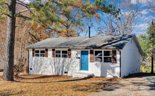 Single Family Home for Sale in Charlotte, NC 28216 – 3 Bedrooms, 1 Baths – $290000