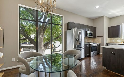 Townhouse for Sale in Dallas, TX 75204 – 2 Bedrooms, 3 Baths – $540000