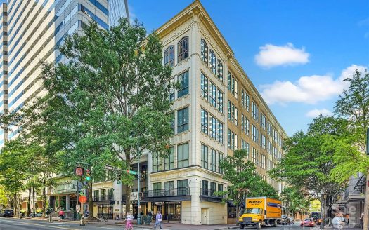 Condo for Sale in Charlotte, NC 28202 – 2 Bedrooms, 2 Baths – $569000