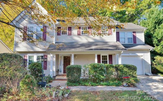 Single Family Home for Sale in Charlotte, NC 28216 – 3 Bedrooms, 3 Baths – $320000