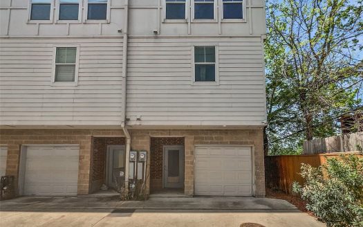 Townhouse for Sale in Dallas, TX 75204 – 2 Bedrooms, 3 Baths – $364000