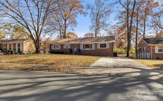 Single Family Home for Sale in Charlotte, NC 28213 – 4 Bedrooms, 2 Baths – $330000