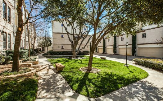 Townhouse for Sale in Dallas, TX 75219 – 2 Bedrooms, 3 Baths – $425000