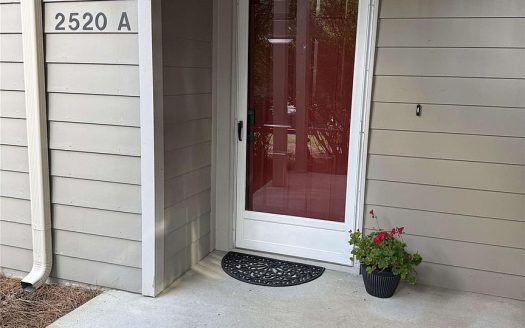Condo for Sale in Charlotte, NC 28210 – 2 Bedrooms, 2 Baths – $289000