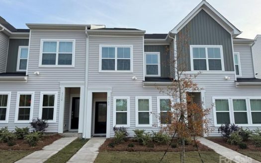 Townhouse for Sale in Charlotte, NC 28216 – 3 Bedrooms, 3 Baths – $305000