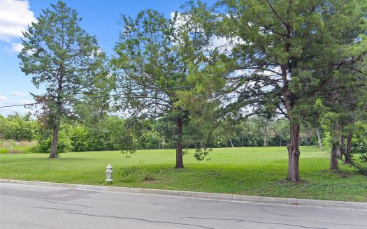 Lot for Sale in Fort Worth, TX 76110 – 1 Bedroom, 1 Bath – $325750